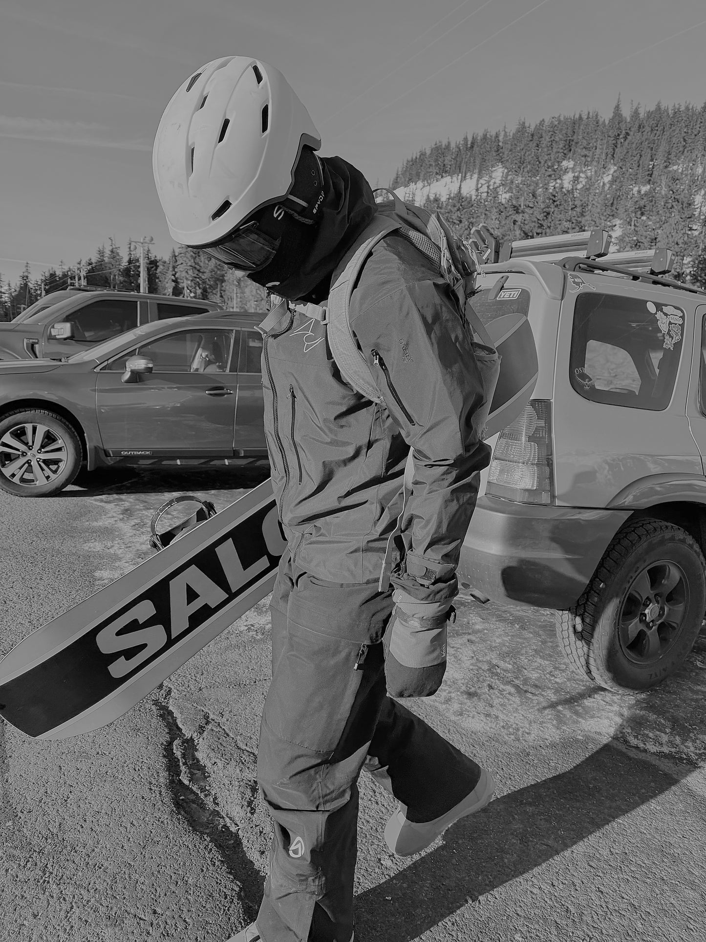 OUTLIVINN POWDER SURGE JACKET