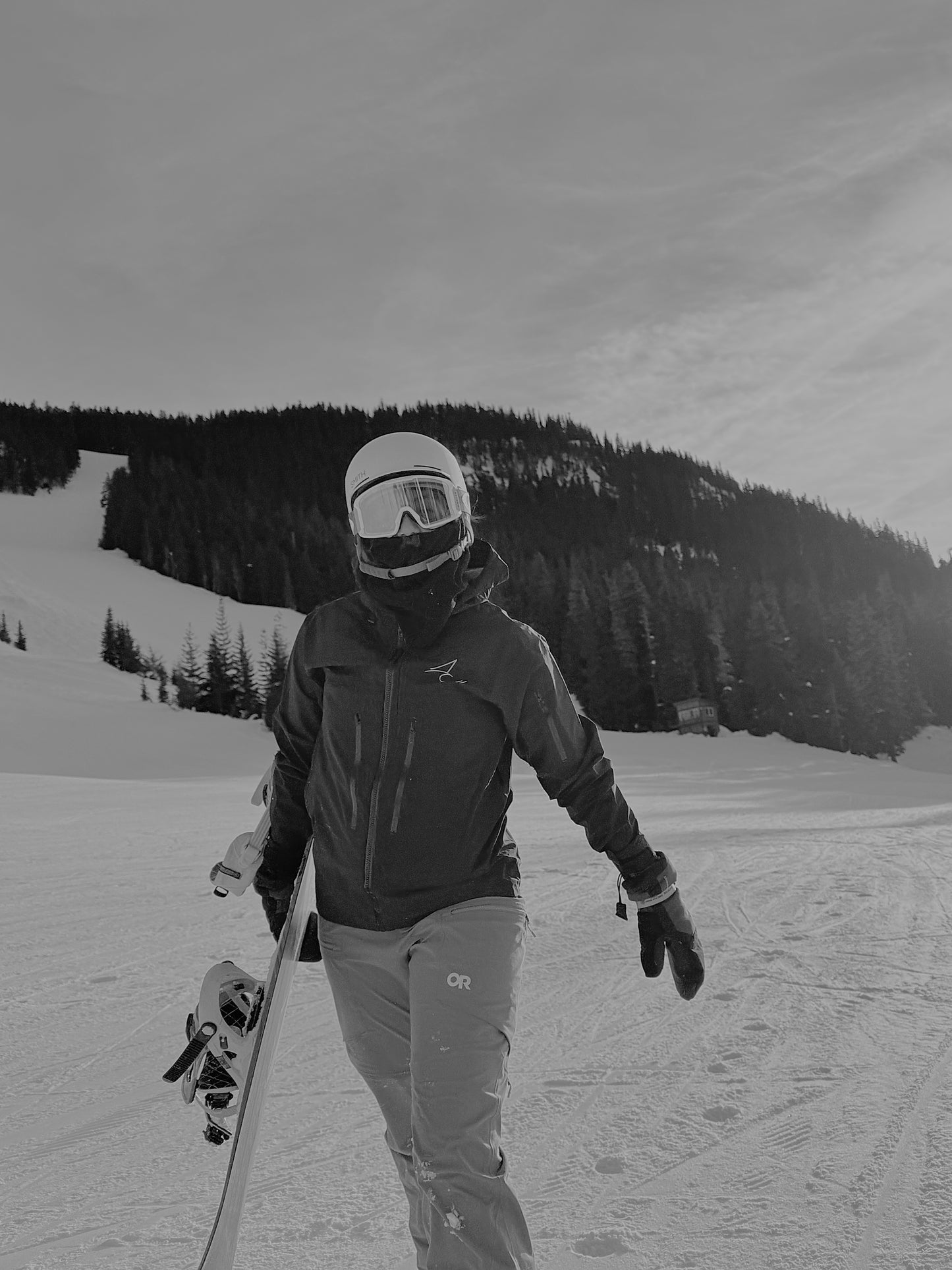 OUTLIVINN POWDER SURGE JACKET