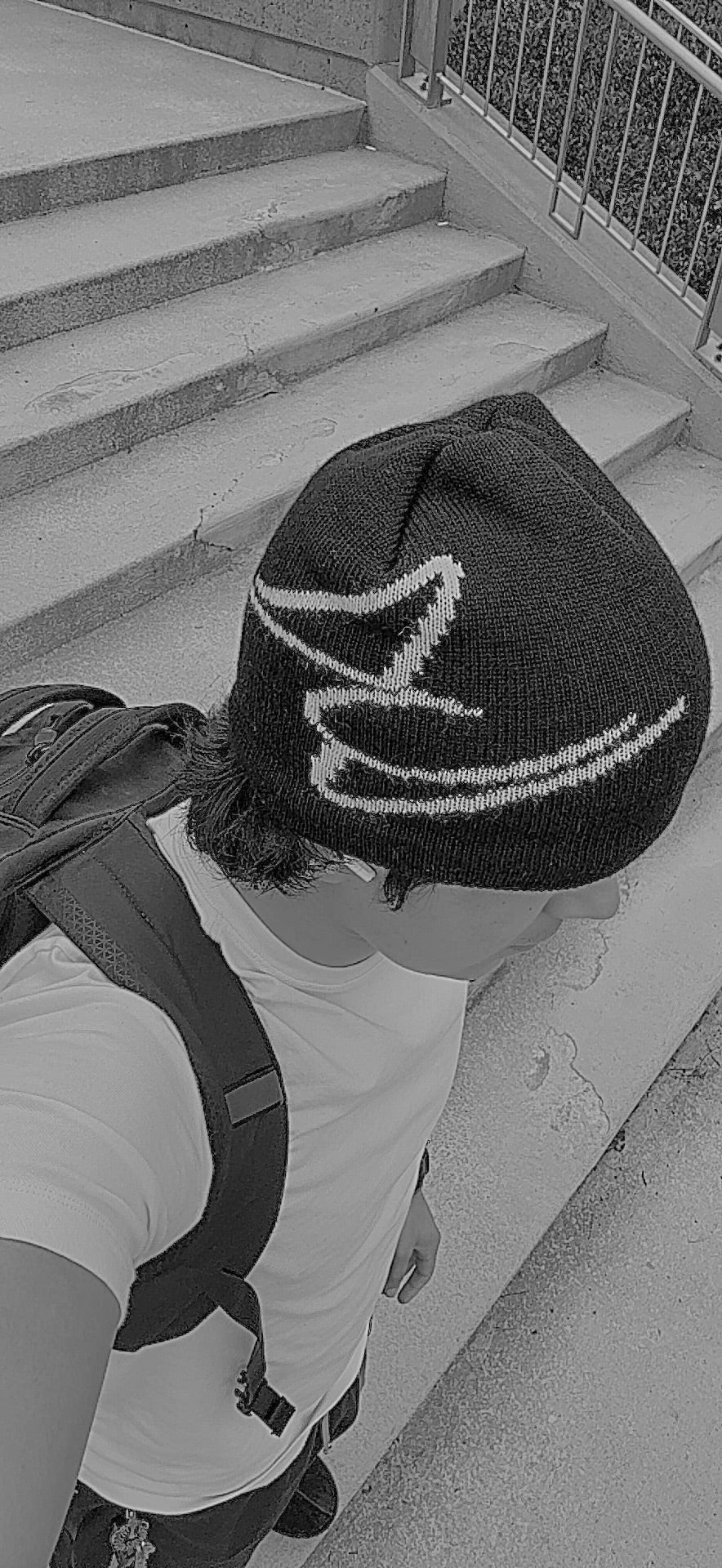 OUTLIVINN Apex Current Beanie